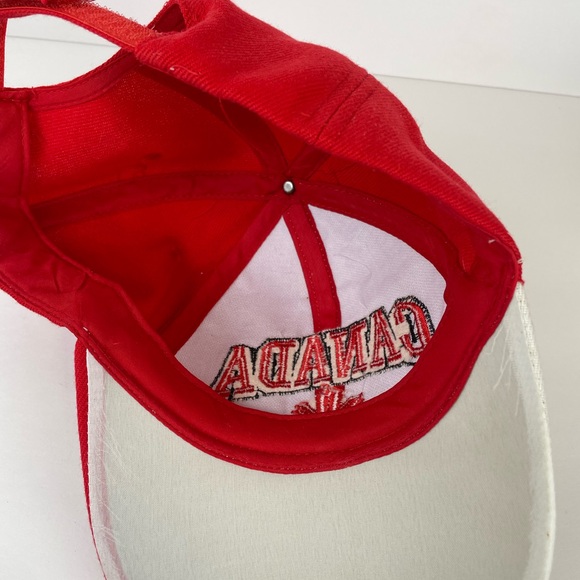 Canada Red and white Baseball Cap - Picture 6 of 6